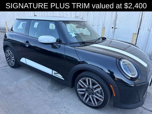 Used 2026 MINI Cooper 2-Door Hardtop FWD image 2