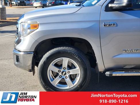 Used 2017 Toyota Tundra SR5 w/ SR5 Upgrade Package image 10
