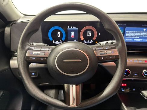 Used 2025 Hyundai Kona SE image 17