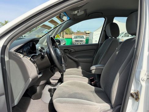Used 2003 Ford Focus LX image 17
