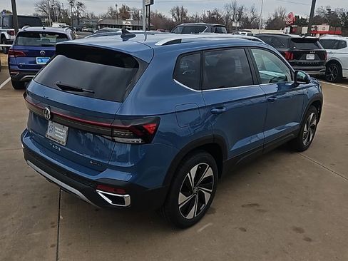 New 2026 Volkswagen Taos SE AWD/4WD image 5