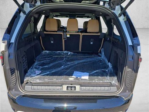 New 2026 Land Rover Discovery Dynamic SE AWD/4WD image 12