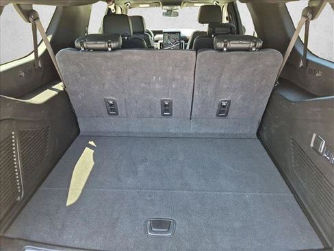 Used 2025 GMC Yukon XL Denali AWD/4WD image 6