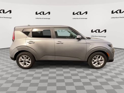 Certified 2023 Kia Soul S FWD image 3