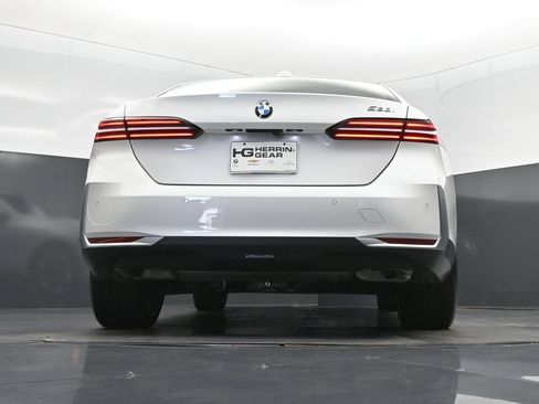 Certified 2026 BMW 530i RWD image 41