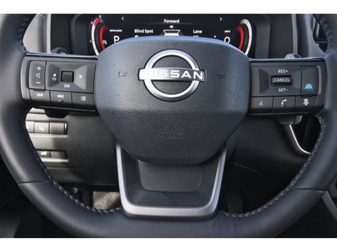 Certified 2025 Nissan Rogue SL w/ SL Premium Package FWD image 18