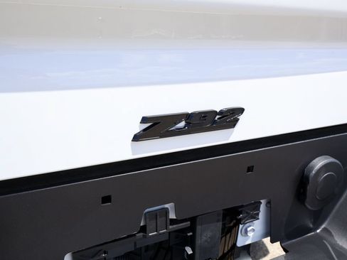 New 2026 GMC Sierra 2500 AT4 w/ Technology Package AWD/4WD image 6