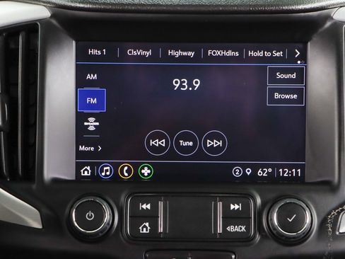 Used 2022 GMC Terrain SLT w/ Tech Package image 19