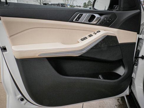 Used 2021 BMW X5 xDrive40i w/ Premium Package 3 image 14