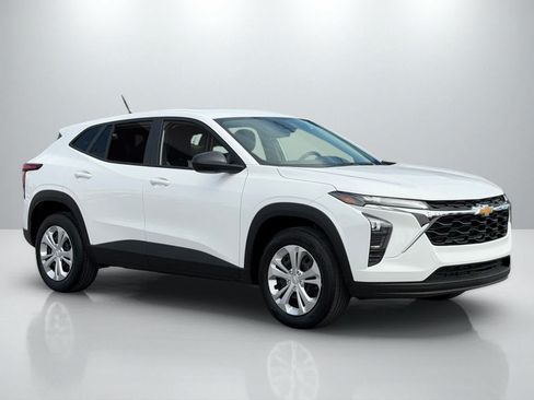 Used 2026 Chevrolet Trax LS FWD image 10