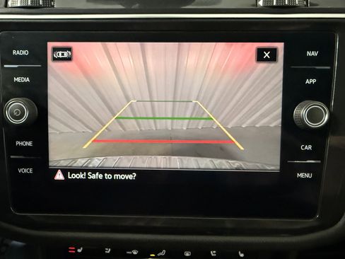 Used 2022 Volkswagen Tiguan SEL R-Line image 18