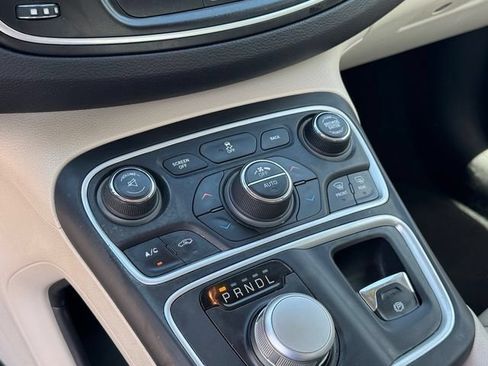 Used 2015 Chrysler 200 C FWD image 22