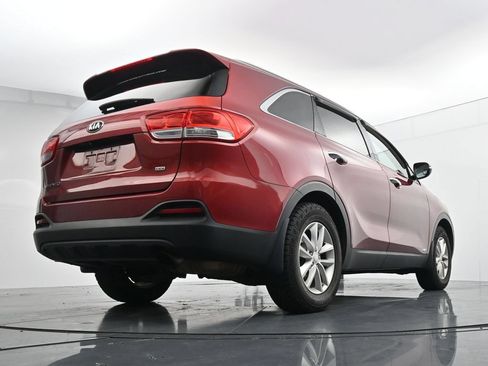 Used 2017 Kia Sorento AWD w/ LX Convenience Package image 22