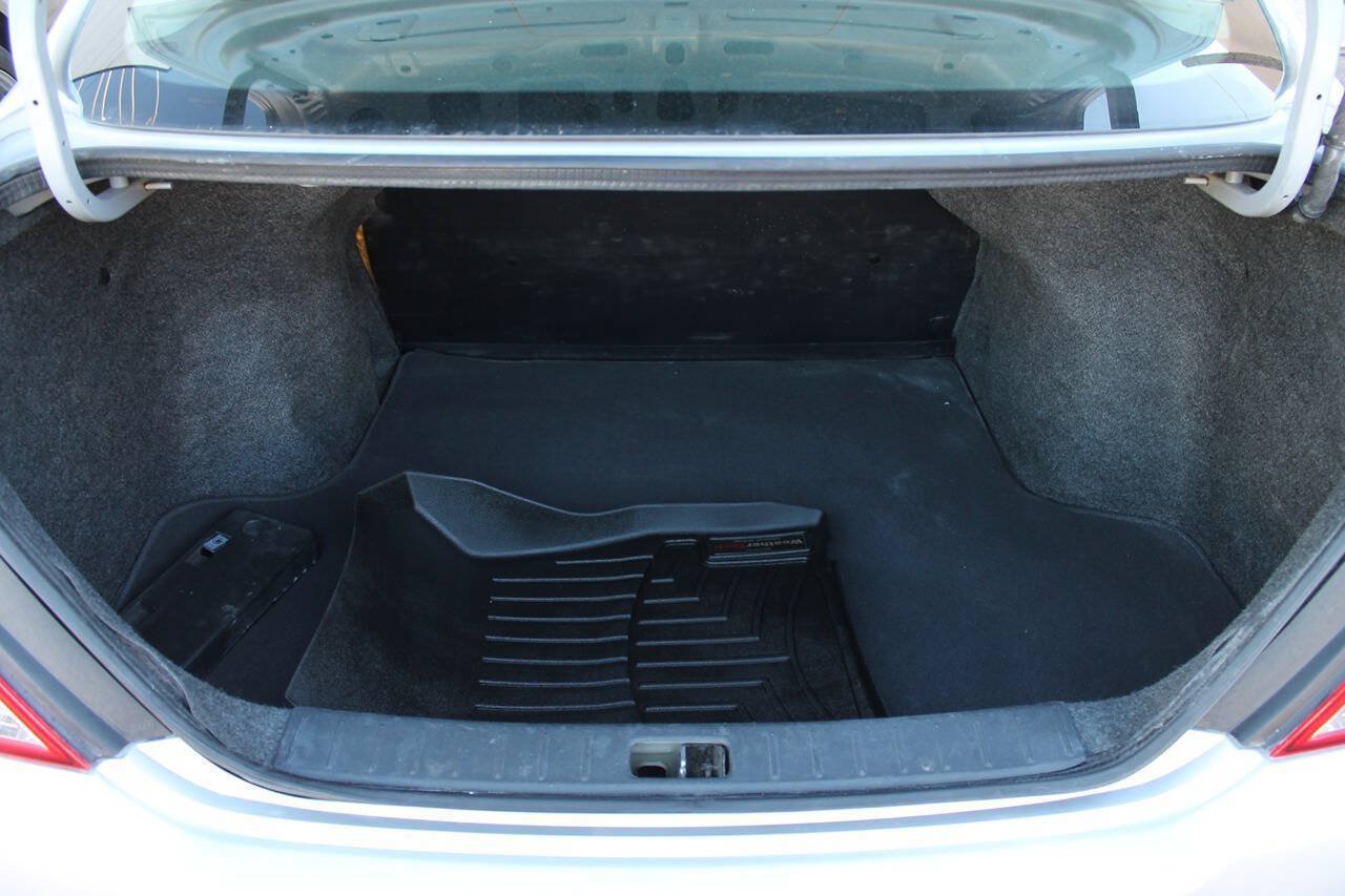 Used 2015 Nissan Versa S Plus FWD image 26