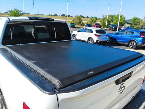Used 2017 Nissan Titan SV AWD/4WD image 7