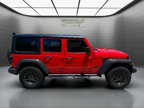 Used 2025 Jeep Wrangler Unlimited Sport AWD/4WD image 4
