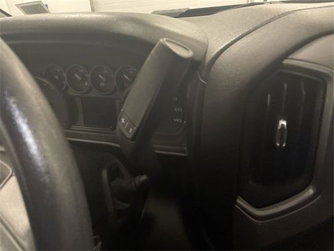 Used 2022 Chevrolet Silverado 2500 Custom w/ Custom Value Package image 19