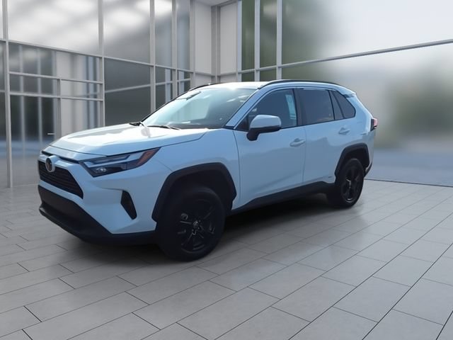 Used 2025 Toyota RAV4 XLE w/ Convenience Package AWD/4WD image 4