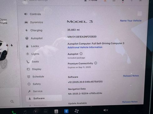 Used 2022 Tesla Model 3 Standard Range image 11