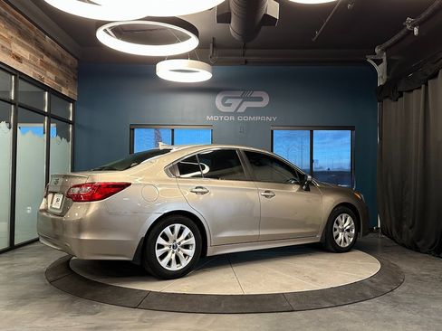 Used 2017 Subaru Legacy 2.5i Premium image 3