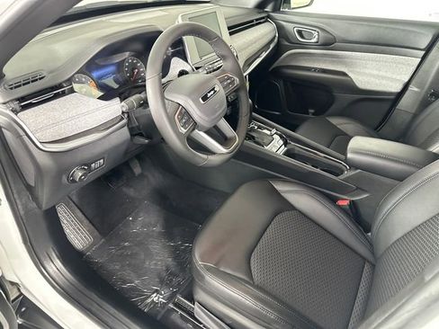 New 2026 Jeep Compass Latitude image 23