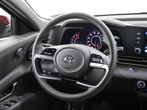 Used 2023 Hyundai Elantra SEL FWD image 14