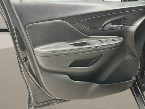 Used 2018 Buick Encore Essence FWD image 8