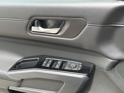 Used 2026 Nissan Pathfinder SL w/ SL Premium Package FWD image 22