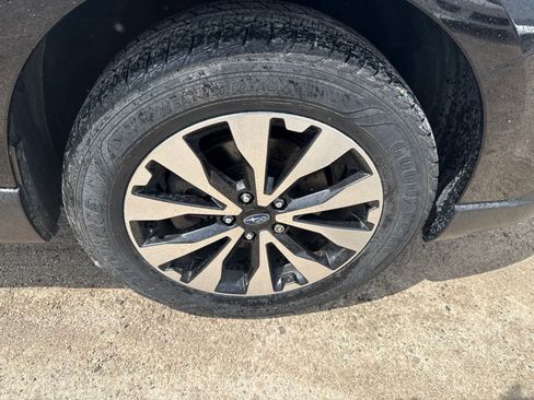 Used 2016 Subaru Outback 3.6R Limited AWD/4WD image 5
