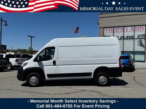 Used 2025 RAM ProMaster 2500 w/ Convenience Group FWD image 2