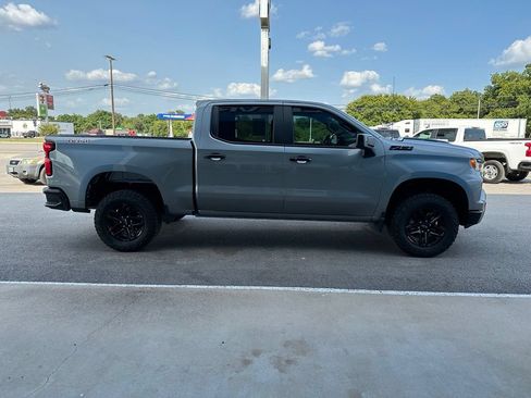Used 2024 Chevrolet Silverado 1500 LT Trail Boss w/ Convenience Package II AWD/4WD image 5