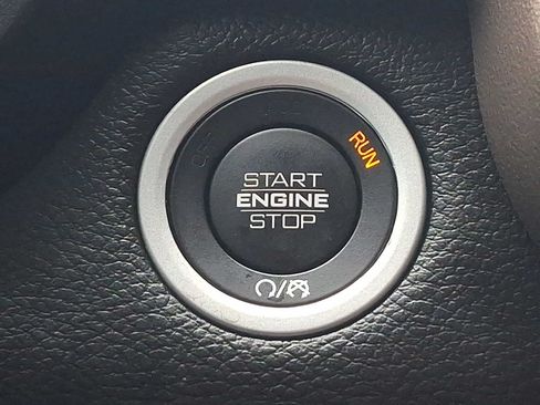 Used 2019 RAM 1500 Laramie AWD/4WD image 24