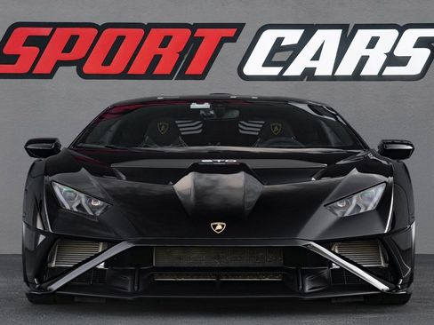 Used 2022 Lamborghini Huracan STO image 4