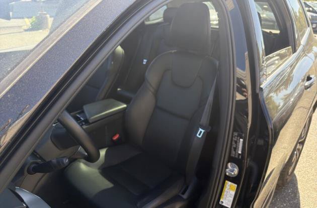 Used 2024 Volvo XC60 B5 Core w/ Protection Package Premier AWD/4WD image 6