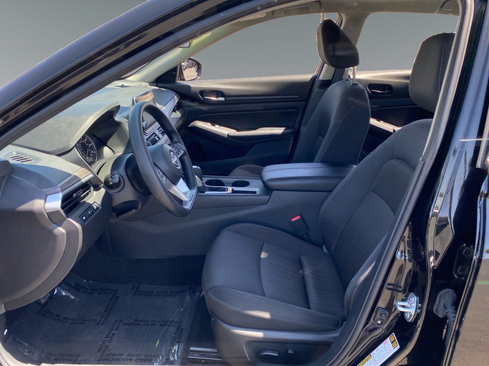 Used 2025 Nissan Altima 2.5 SV FWD image 9
