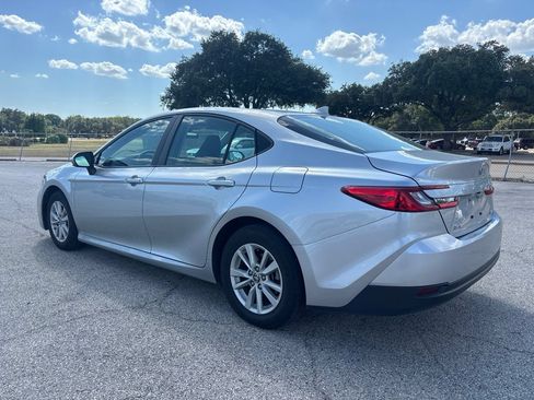 Used 2025 Toyota Camry LE FWD image 6