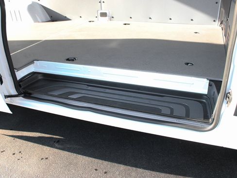 Used 2025 Mercedes-Benz Sprinter 2500 image 7