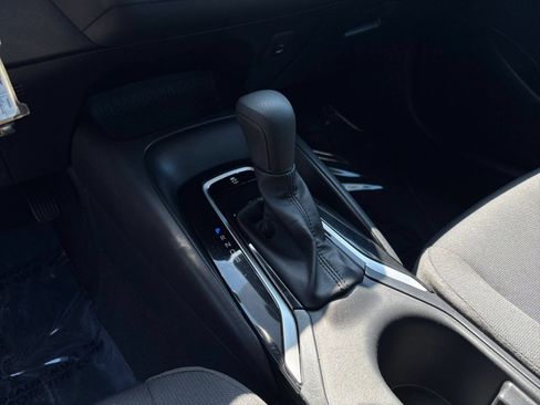 Used 2025 Toyota Corolla LE FWD image 37