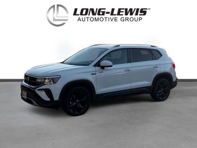 Certified 2022 Volkswagen Taos SE w/ Panoramic Sunroof Package