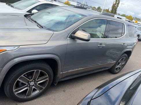 Used 2019 GMC Acadia Denali w/ Technology Package AWD/4WD image 4