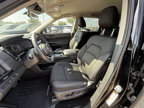 Used 2025 Nissan Pathfinder SV AWD/4WD image 25