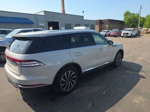 Used 2025 Lincoln Aviator AWD w/ Equipment Group 101A image 4