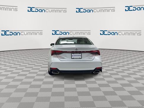 Used 2020 Toyota Avalon XLE w/ Carpet Mat Package image 7