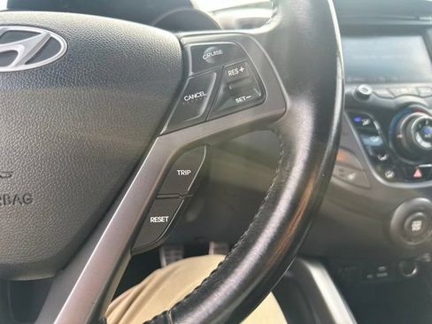 Used 2015 Hyundai Veloster Turbo FWD image 32