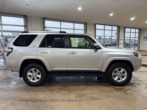 Used 2024 Toyota 4Runner SR5 Premium image 3