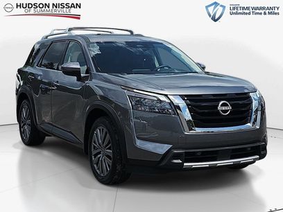 Used 2025 Nissan Pathfinder SL w/ SL Premium Package