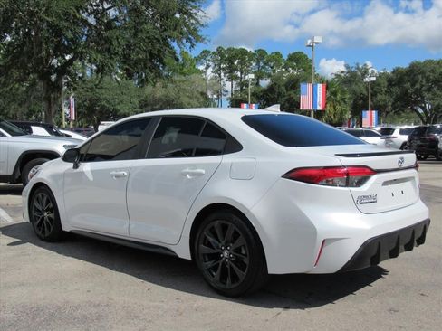 Used 2023 Toyota Corolla XSE image 4