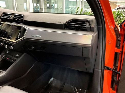 Used 2021 Audi Q3 2.0T Premium image 18