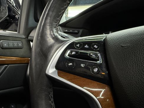 Used 2019 Cadillac Escalade Luxury image 17