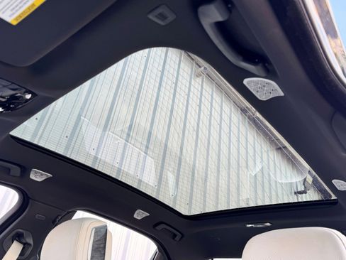 Used 2023 BMW i7 xDrive60 w/ Executive Package 2 image 12